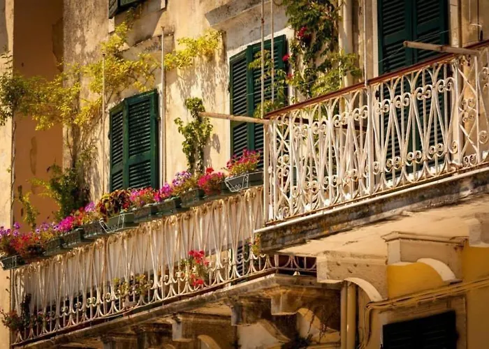 Sole E Luna - Corfu Old Town